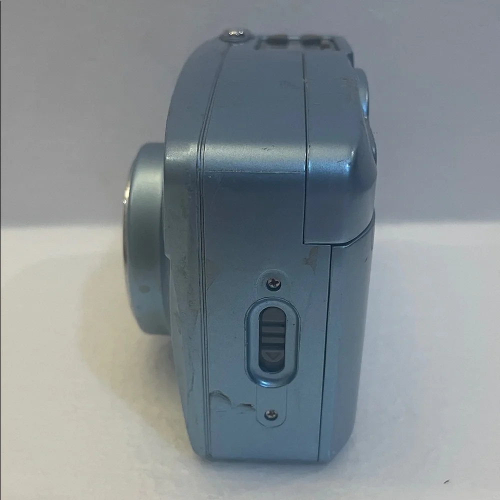 Polaroid Camera Power Zoom Lens point shoot 35MM film blue model PZ2001